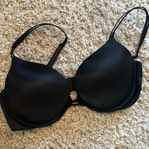 Like new .. Victoria secret very sexy bra. Size 36D